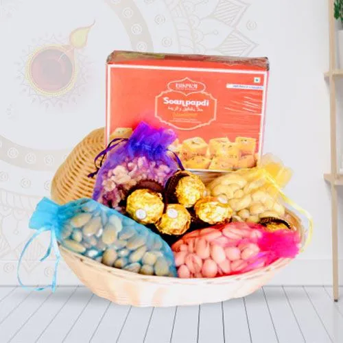 Buy Special Diwali Gift Hampers for Your Special People |  CakeFlowersGift.com Blog